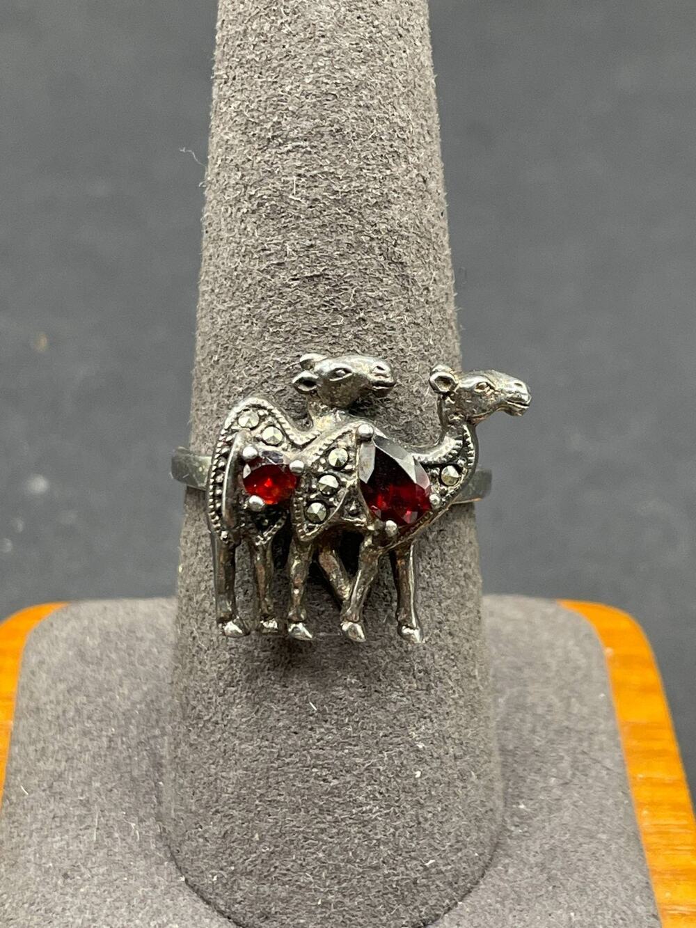 925 Sterling Silver Camel Ring Red Gemstone Inlay Detailed Band Jewelry